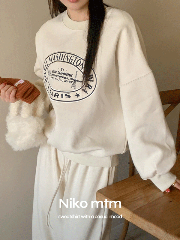 니코 양기모 겨울 레터링 루즈핏 맨투맨(2color)